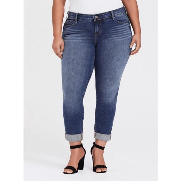 Torrid Boyfriend Jean Vintage Stretch Medium Wash size 22 Regular - Picture 1 of 8